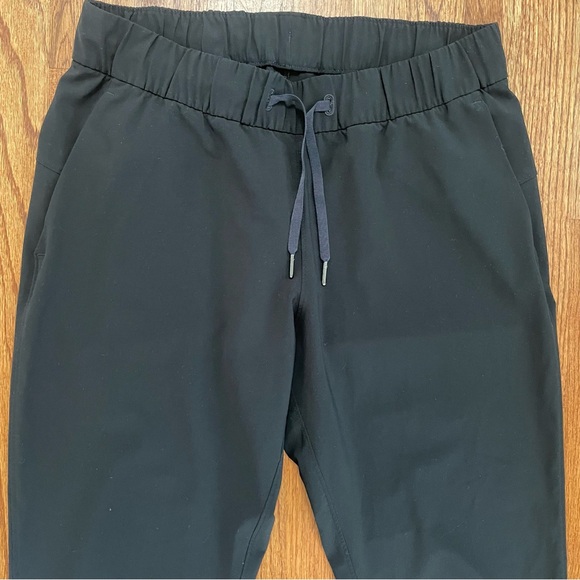 Lululemon On The Fly Pant *Woven 28" in Black Pants size 10 - Picture 6 of 16